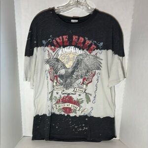 No Boundaries Black and White Short Sleeve Tee with Graphic Design